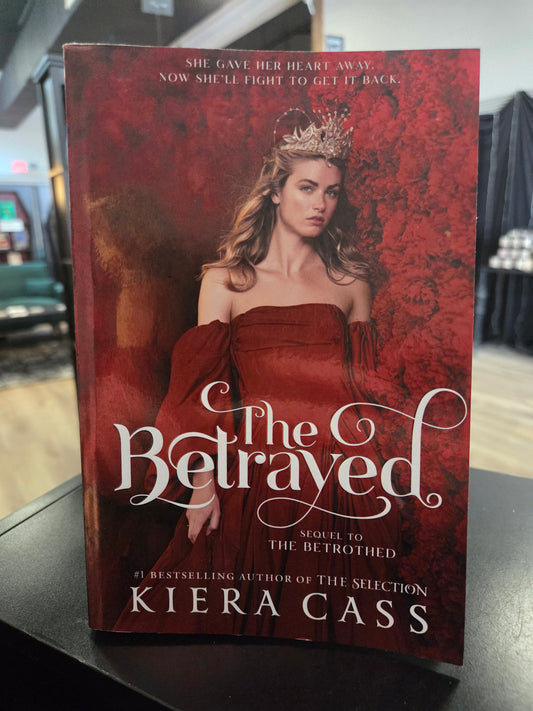 Kiera Cass - The Betrayed
