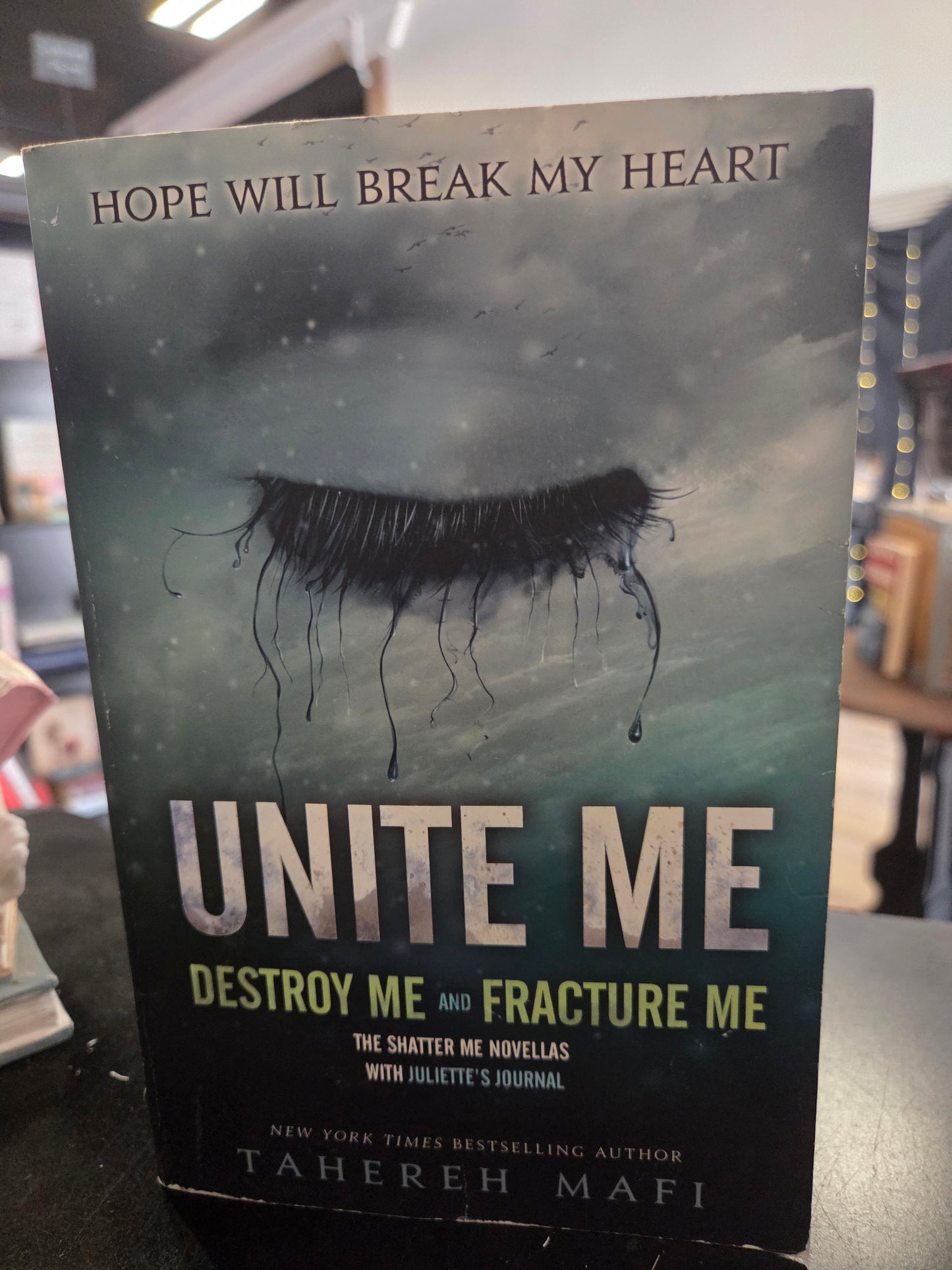 Tahereh Mafi - Unite Me