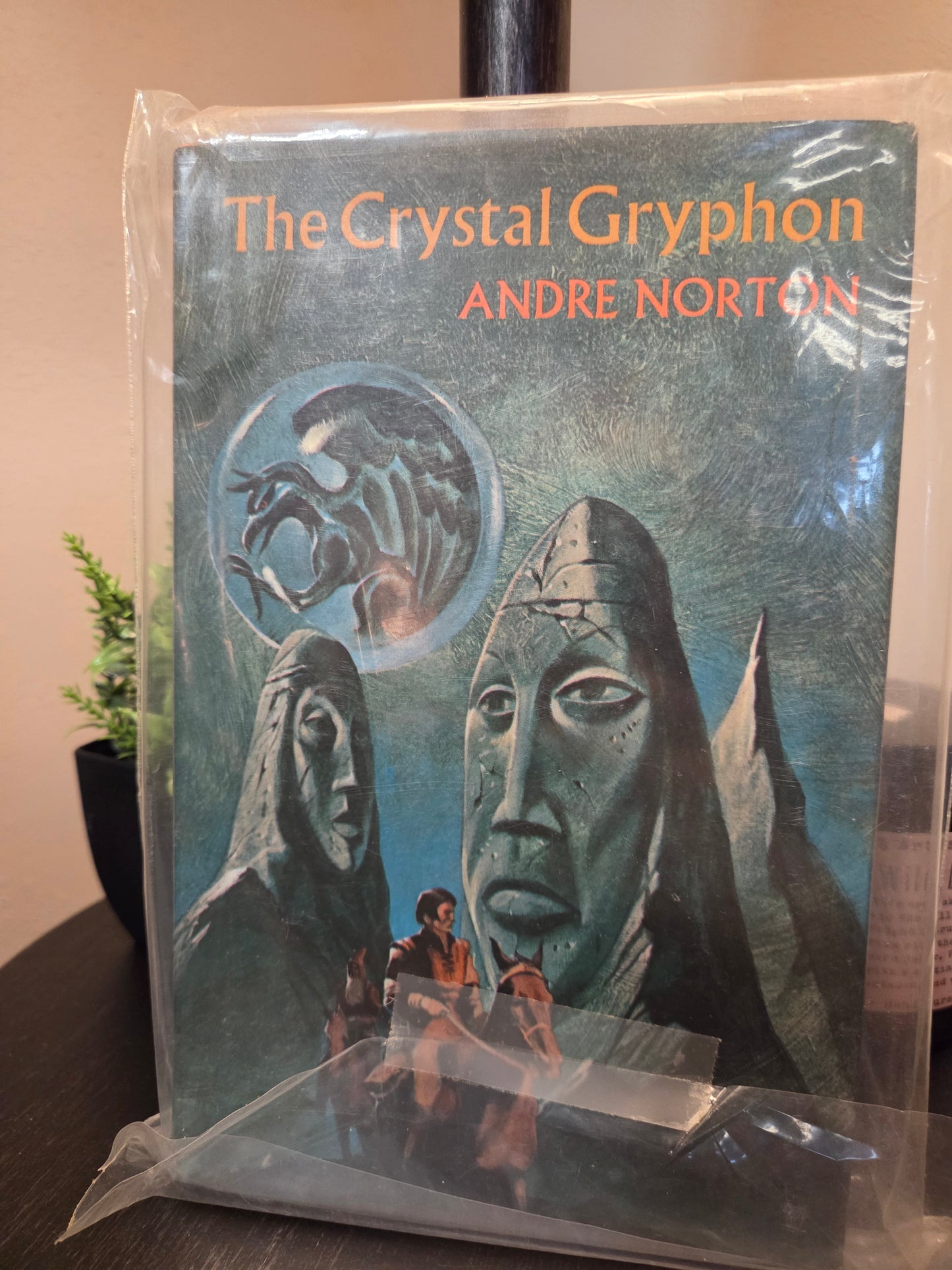 Andre Norton- The Crystal Gryphon