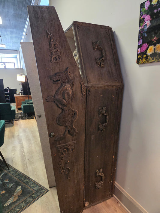 Dracula in coffin